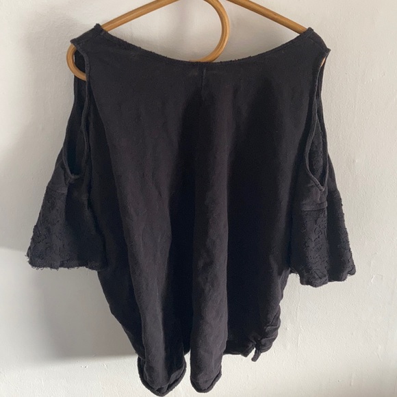 Free People open shoulder black size large shirt - Picture 6 of 8